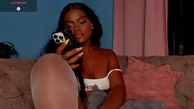 Snapshot of IsabellaBromsS chatting on 05.15.26 IsabellaBromsS online show from 05.15.26