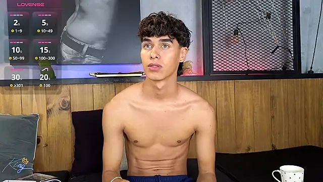 Snapshot of andrewortix chatting on 02.28.26 andrewortix online show from 02.28.26