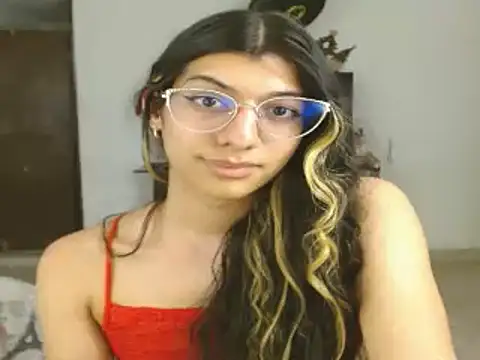 Snapshot of engielphoenis14 chatting on 12.21.24 engielphoenis14 online show from 12.21.24