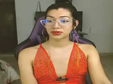Snapshot of engielphoenis14 chatting on 01.24.25 engielphoenis14 online show from 01.24.25