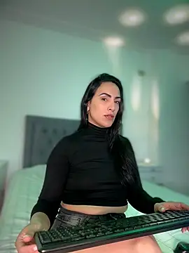 Snapshot of alessandra-a chatting on 05.19.26 alessandra-a online show from 05.19.26