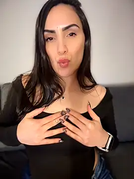 Snapshot of alessandra-a chatting on 07.02.26 alessandra-a online show from 07.02.26