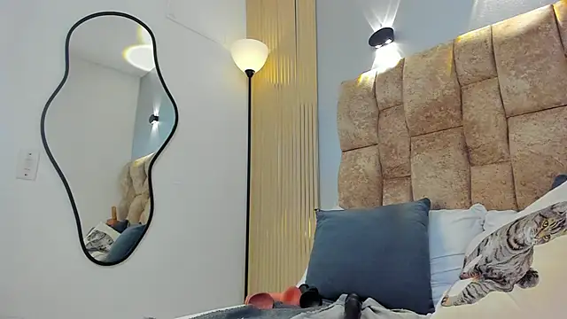 amatista  smith online show from 11.08.25