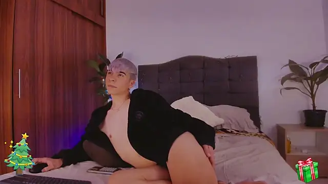 2gays 1Str8 online show from 12.18.24