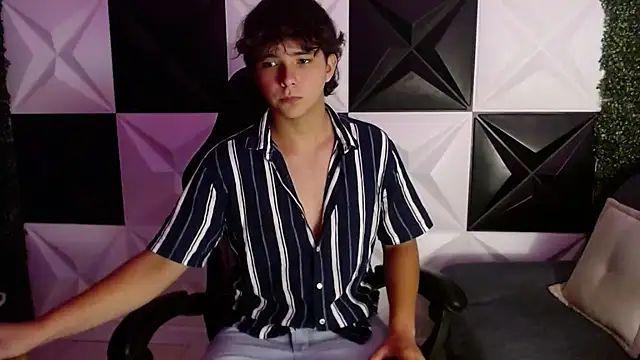 Snapshot of Dani_cumboy chatting on 01.20.25 Dani cumboy online show from 01.20.25