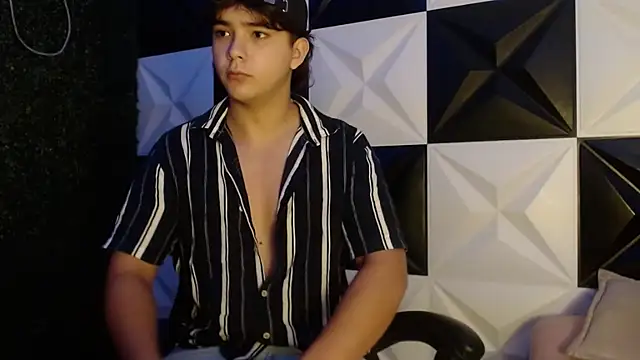 Snapshot of Dani_cumboy chatting on 02.26.25 Dani cumboy online show from 02.26.25