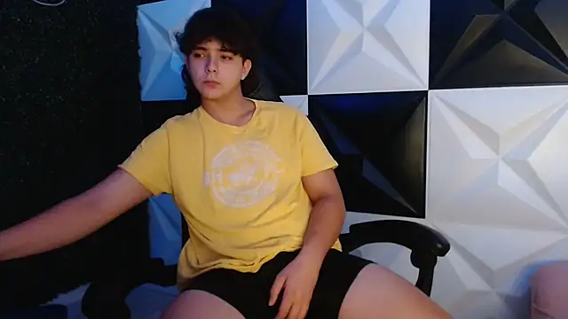 Snapshot of Dani_cumboy chatting on 02.27.25 Dani cumboy online show from 02.27.25