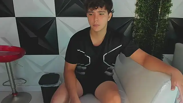 Snapshot of Dani_cumboy chatting on 10.14.25 Dani cumboy online show from 10.14.25