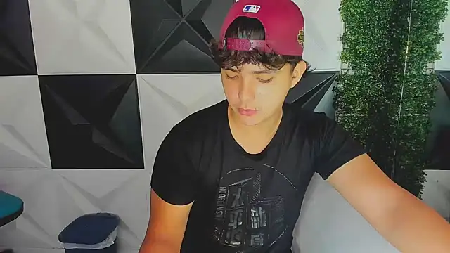 Snapshot of Dani_cumboy chatting on 10.17.25 Dani cumboy online show from 10.17.25