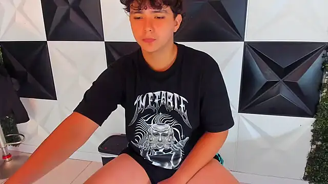 Snapshot of Dani_cumboy chatting on 10.23.25 Dani cumboy online show from 10.23.25