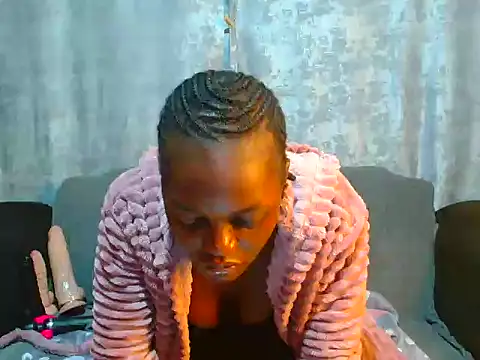 VANESAAMBER23 online show from 10.21.25