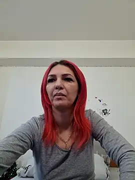 Snapshot of Evadesirex46 chatting on 12.13.24 Evadesirex46 online show from 12.13.24