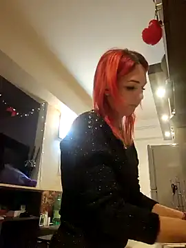 Snapshot of Evadesirex46 chatting on 12.18.24 Evadesirex46 online show from 12.18.24