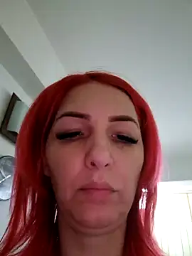 Snapshot of Evadesirex46 chatting on 12.21.24 Evadesirex46 online show from 12.21.24
