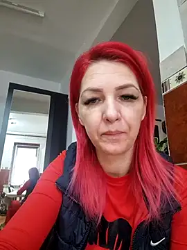 Snapshot of Evadesirex46 chatting on 03.18.25 Evadesirex46 online show from 03.18.25