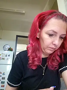 Snapshot of Evadesirex46 chatting on 05.27.26 Evadesirex46 online show from 05.27.26