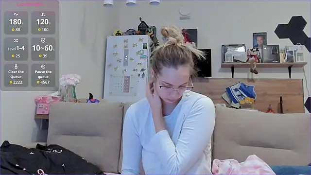 Girl alone home online show from 02.05.26