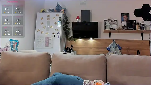 Snapshot of Girl_alone_home chatting on 04.23.26 Girl alone home online show from 04.23.26