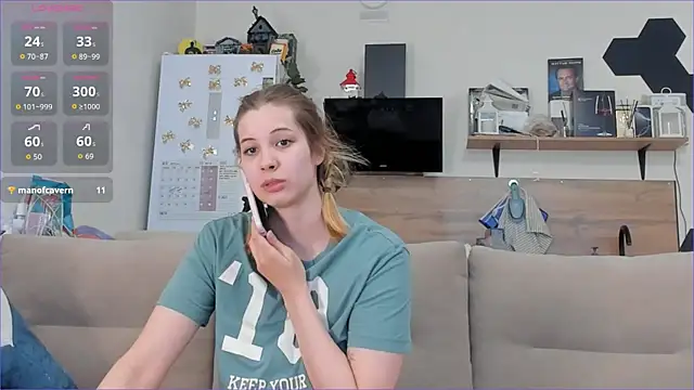 Snapshot of Girl_alone_home chatting on 04.27.26 Girl alone home online show from 04.27.26