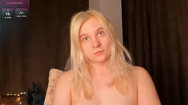 Snapshot of NaokoStifel chatting on 02.16.25 NaokoStifel online show from 02.16.25