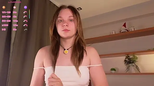 Snapshot of NaokoStifel chatting on 09.24.25 NaokoStifel online show from 09.24.25