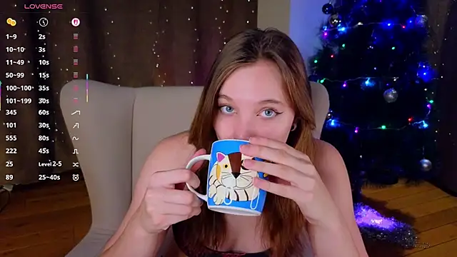 Snapshot of NaokoStifel chatting on 12.14.25 NaokoStifel online show from 12.14.25