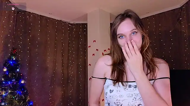 Snapshot of NaokoStifel chatting on 12.21.25 NaokoStifel online show from 12.21.25