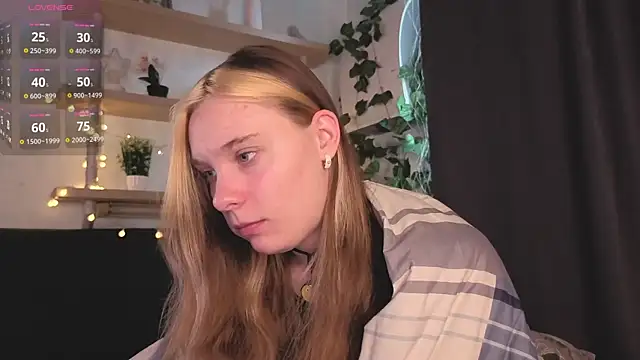 Snapshot of NaokoStifel chatting on 05.14.26 NaokoStifel online show from 05.14.26