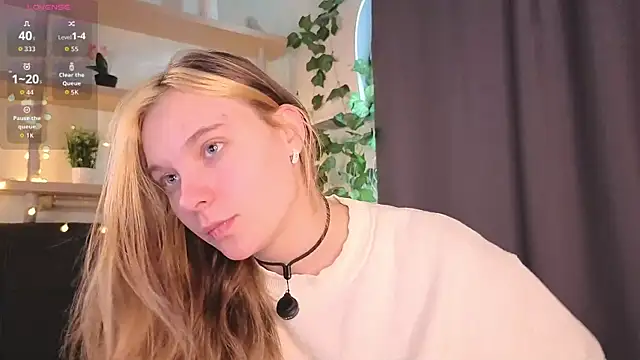 Snapshot of NaokoStifel chatting on 05.24.26 NaokoStifel online show from 05.24.26