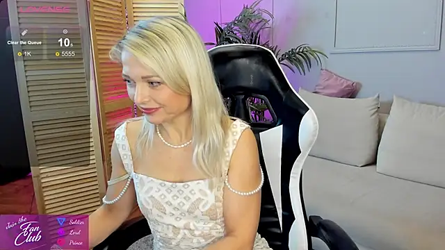 Snapshot of Gloria_Lovely chatting on 12.05.24 Gloria Lovely online show from 12.05.24