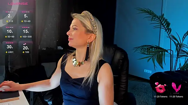 Snapshot of Gloria_Lovely chatting on 02.27.25 Gloria Lovely online show from 02.27.25