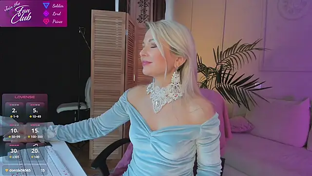 Snapshot of Gloria_Lovely chatting on 03.14.25 Gloria Lovely online show from 03.14.25