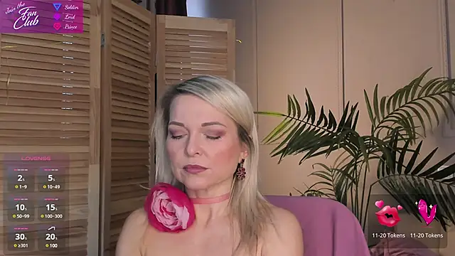 Snapshot of Gloria_Lovely chatting on 03.18.25 Gloria Lovely online show from 03.18.25