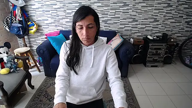 Snapshot of VioletaGomezCo chatting on 04.23.26 VioletaGomezCo online show from 04.23.26