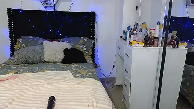 charlotte 077 online show from 02.12.26