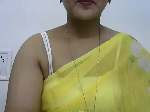 Snapshot of rashmika_reddy chatting on 04.30.26 rashmika reddy online show from 04.30.26