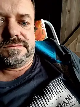 Snapshot of Zboczeni chatting on 10.26.25 Zboczeni online show from 10.26.25