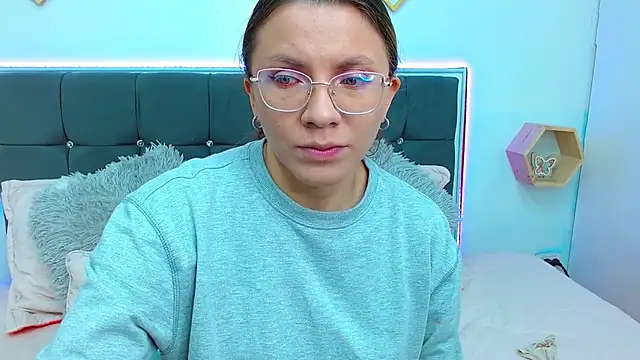 karlamorris  online show from 03.13.25