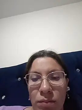 karlamorris  online show from 10.27.25