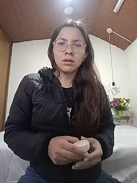 karlamorris  online show from 12.05.25