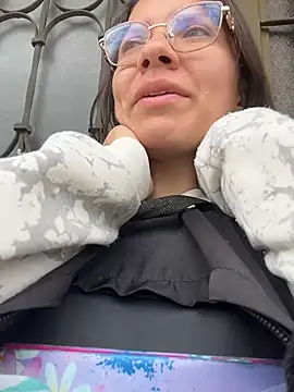 karlamorris  online show from 02.18.26