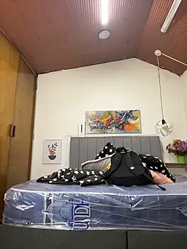 karlamorris  online show from 03.05.26