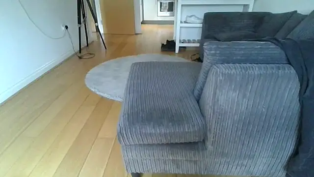Nizzlivecam online show from 05.19.26