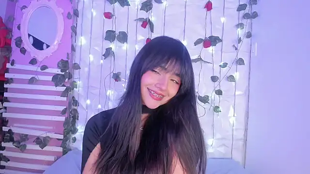 Snapshot of Sophy_SmileSweet chatting on 01.31.25 Sophy SmileSweet online show from 01.31.25