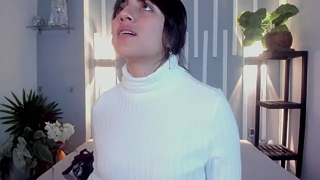 Snapshot of Sophy_SmileSweet chatting on 02.11.25 Sophy SmileSweet online show from 02.11.25