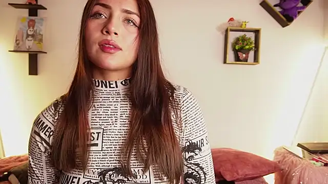 Snapshot of Sophy_SmileSweet chatting on 12.22.25 Sophy SmileSweet online show from 12.22.25