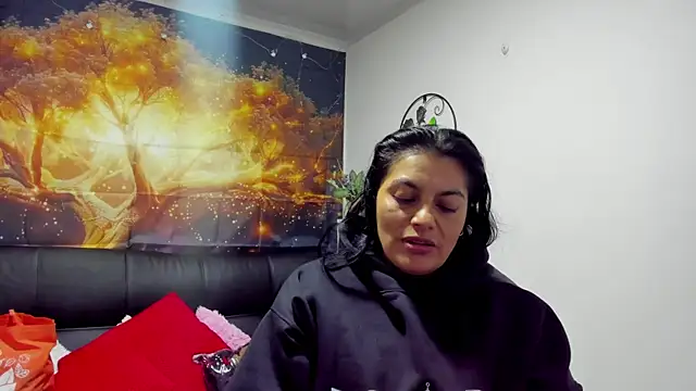 Lust Mom41 online show from 12.31.24