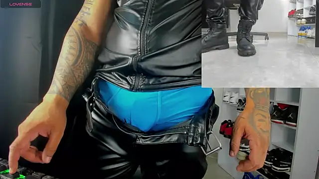 Snapshot of king_diablo666 chatting on 10.10.25 king diablo666 online show from 10.10.25