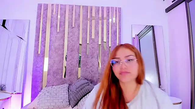 LeahxBarker online show from 03.18.25