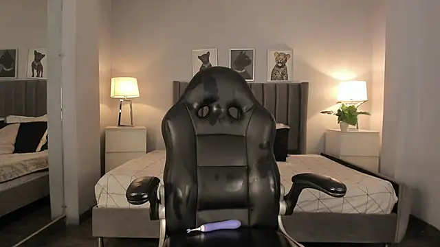 renee shelby  online show from 03.12.25